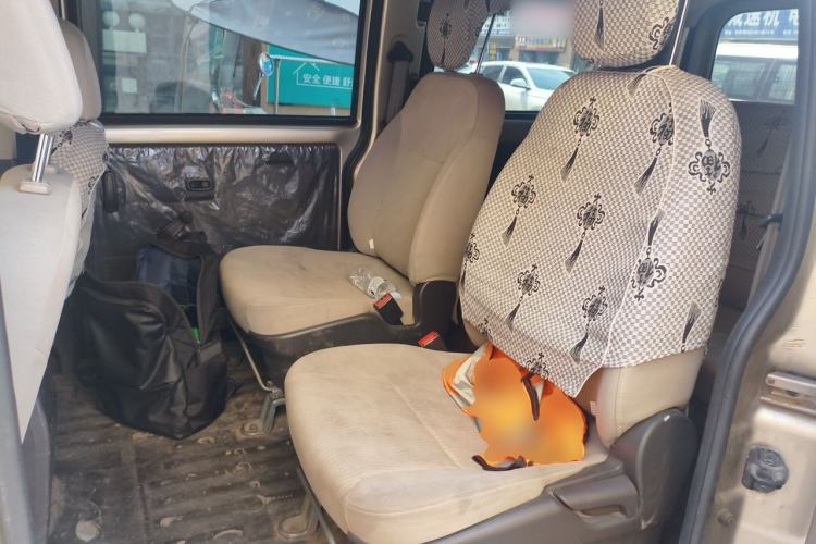 Used Wuling Rongguang V 2016 1.2L Standard Version Left Rear Seat