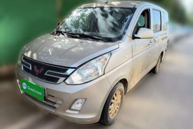 Ojetý Wuling Rongguang V 2016 1.2L Standard Version