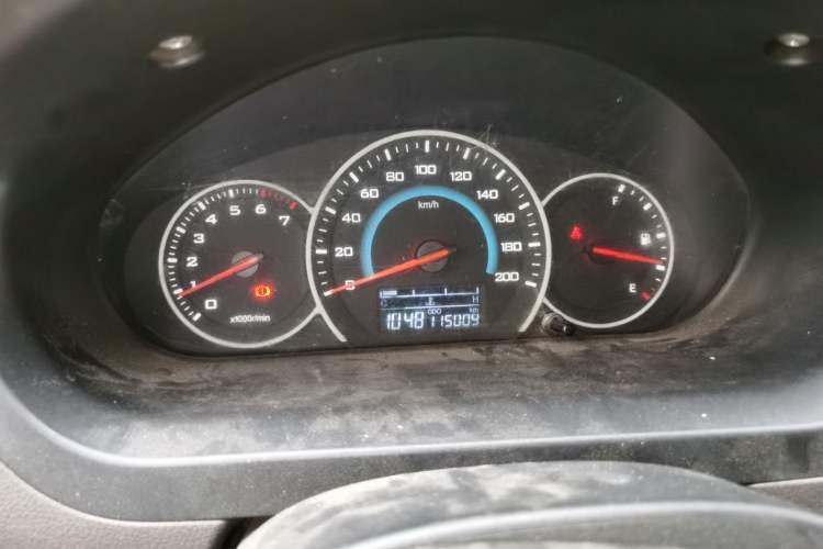 Used Wuling Rongguang V 2016 1.5L Standard Version Odometer Close Up