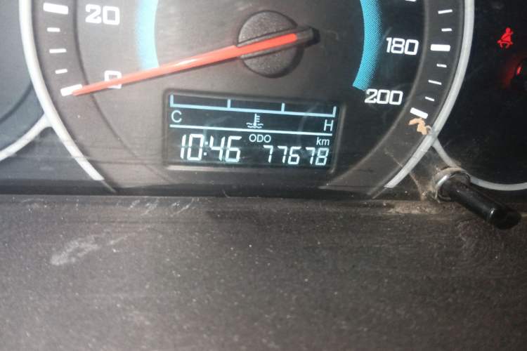 Used Wuling Rongguang V 2016 1.5L Standard Version Odometer Close Up