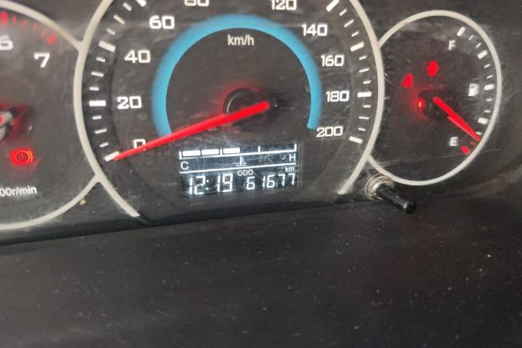 Used Wuling Rongguang V 2016 1.5L Standard Version Odometer Close Up