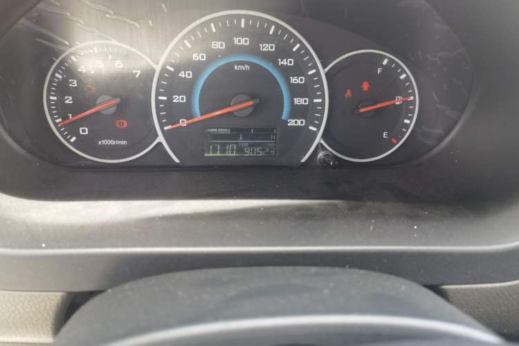 Used Wuling Rongguang V 2016 1.5L Standard Version Odometer Close Up