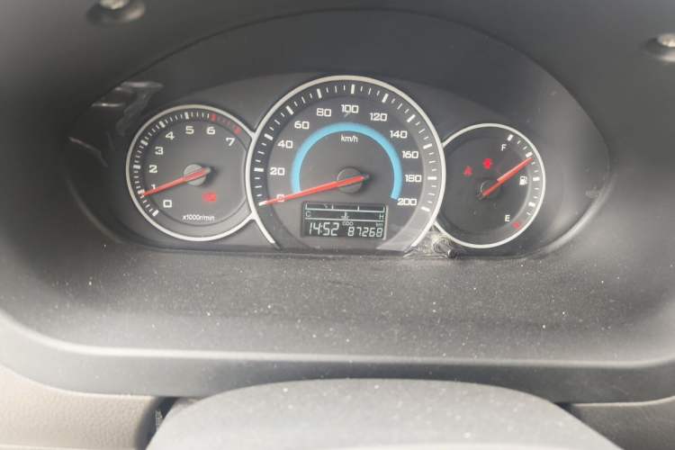 Used Wuling Rongguang V 2016 1.5L Standard Version Odometer Close Up