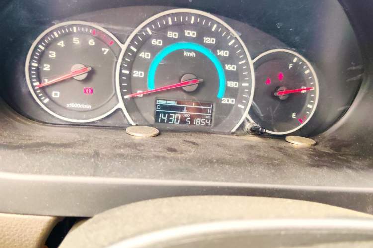 Used Wuling Rongguang V 2016 1.5L Standard Version Odometer Close Up