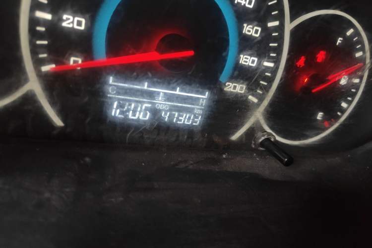 Used Wuling Rongguang V 2016 1.5L Standard Version Odometer Close Up