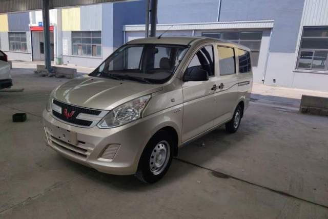 Ojetý Wuling Rongguang V 2016 1.5L Practical Version