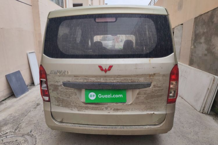 Used Wuling Rongguang V 2016 1.5L Practical Version Rear