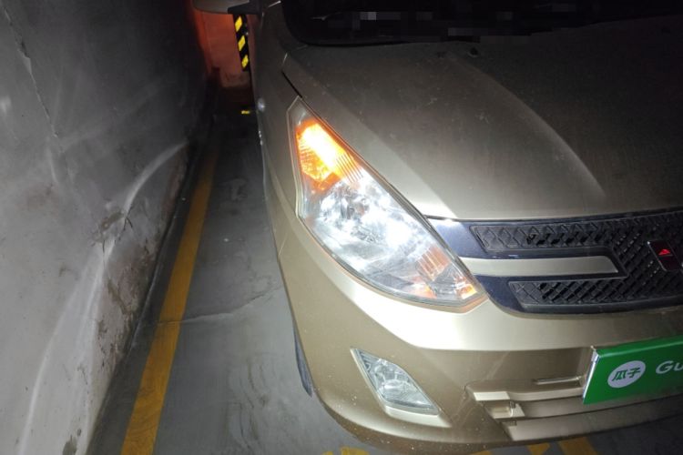 Used Wuling Rongguang V 2016 1.5L Standard Version Right Front Headlight