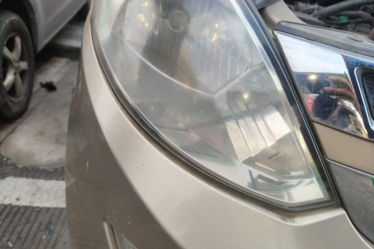 Used Wuling Rongguang V 2016 1.5L Standard Version Right Front Headlight