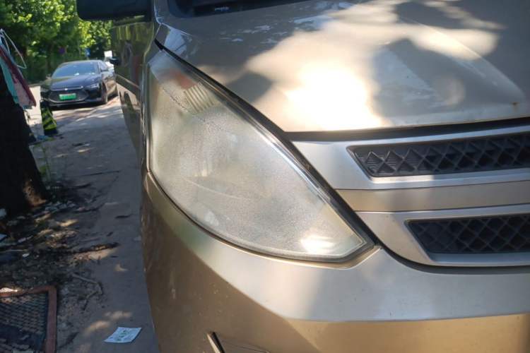 Used Wuling Rongguang V 2016 1.5L Practical Version Right Front Headlight