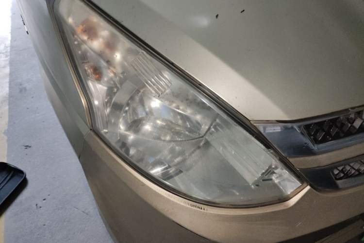 Used Wuling Rongguang V 2016 1.5L Standard Version Right Front Headlight