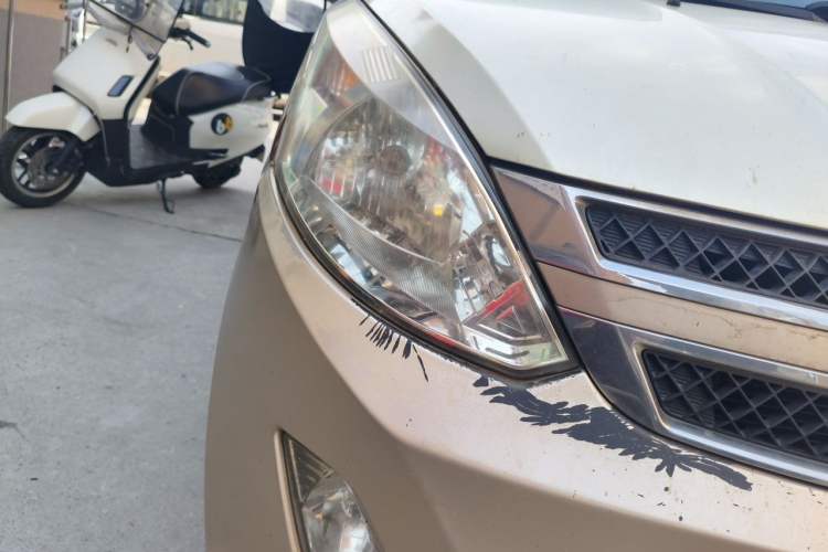 Used Wuling Rongguang V 2016 1.2L Standard Version Right Front Headlight