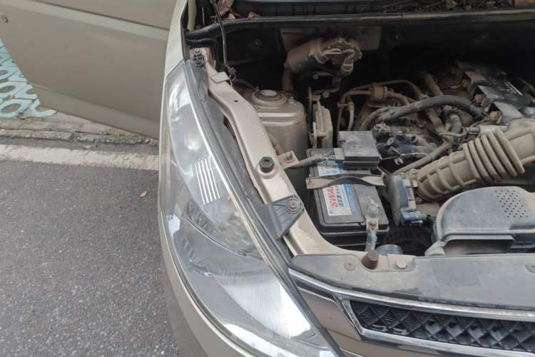 Used Wuling Rongguang V 2016 1.5L Standard Version Right Front Headlight