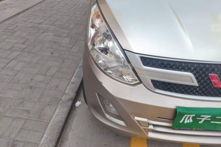 Used Wuling Rongguang V 2016 1.2L Practical Version Right Front Headlight