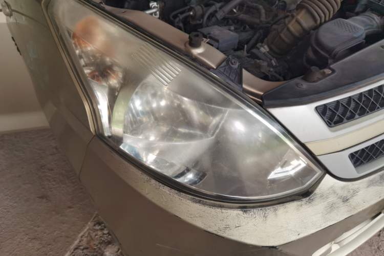 Used Wuling Rongguang V 2016 1.5L Practical Version Right Front Headlight
