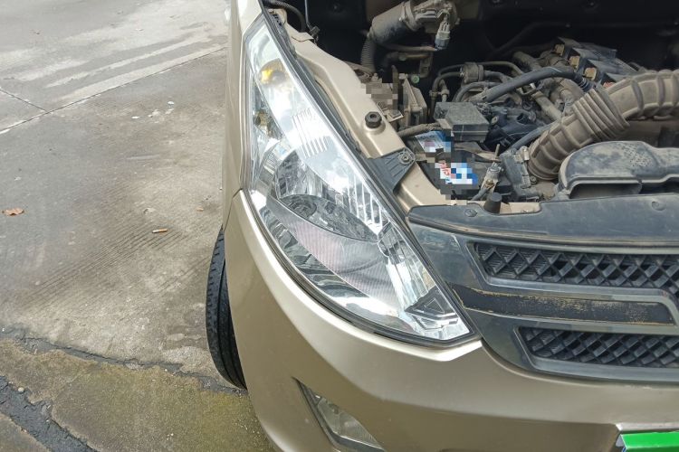 Used Wuling Rongguang V 2016 1.5L Standard Version Right Front Headlight