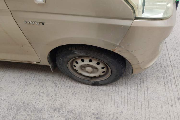 Used Wuling Rongguang V 2016 1.5L Practical Version Right Front Wheel Hub
