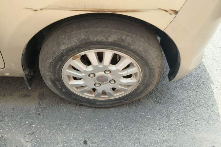 Used Wuling Rongguang V 2016 1.2L Standard Version Right Front Wheel Hub