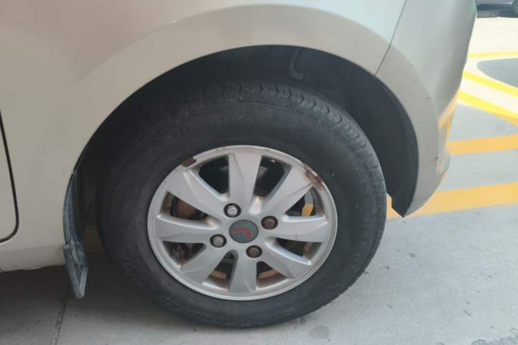 Used Wuling Rongguang V 2016 1.2L Practical Version Right Front Wheel Hub