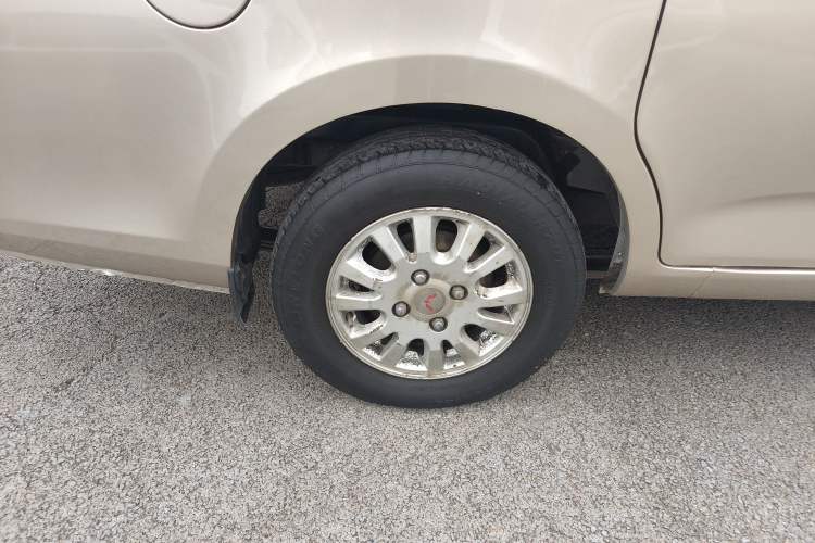 Used Wuling Rongguang V 2016 1.2L Standard Version Right Rear Wheel Hub