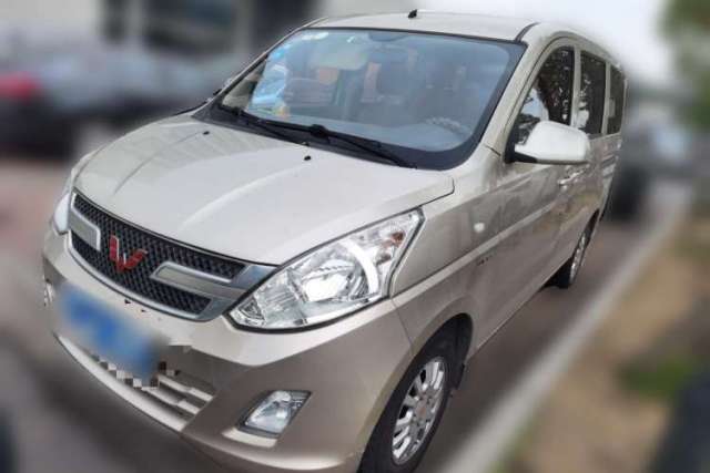 Ojetý Wuling Rongguang V 2016 1.5L Standard Version