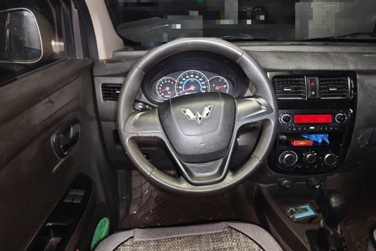 Used Wuling Rongguang V 2016 1.5L Standard Version Steering Wheel