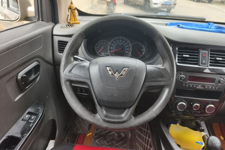 Used Wuling Rongguang V 2016 1.5L Standard Version Steering Wheel