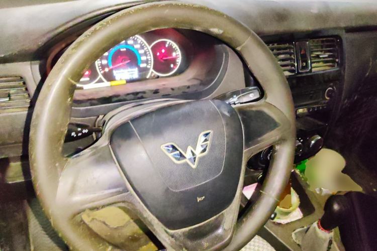 Used Wuling Rongguang V 2016 1.5L Standard Version Steering Wheel