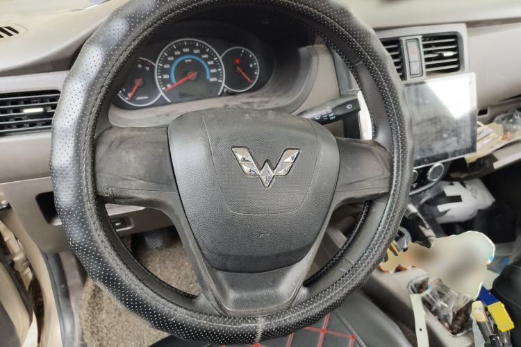 Used Wuling Rongguang V 2016 1.2L Standard Version Steering Wheel