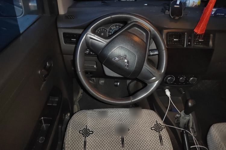 Used Wuling Rongguang V 2016 1.5L Standard Version Steering Wheel