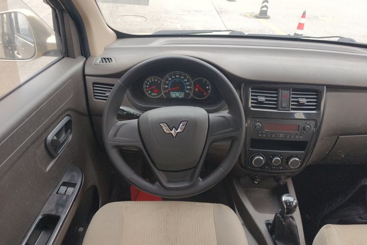 Used Wuling Rongguang V 2016 1.2L Standard Version Steering Wheel
