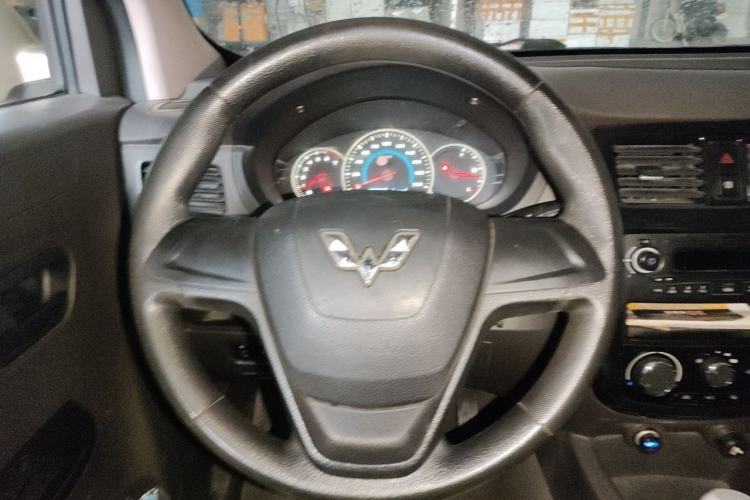 Used Wuling Rongguang V 2016 1.5L Standard Version Steering Wheel