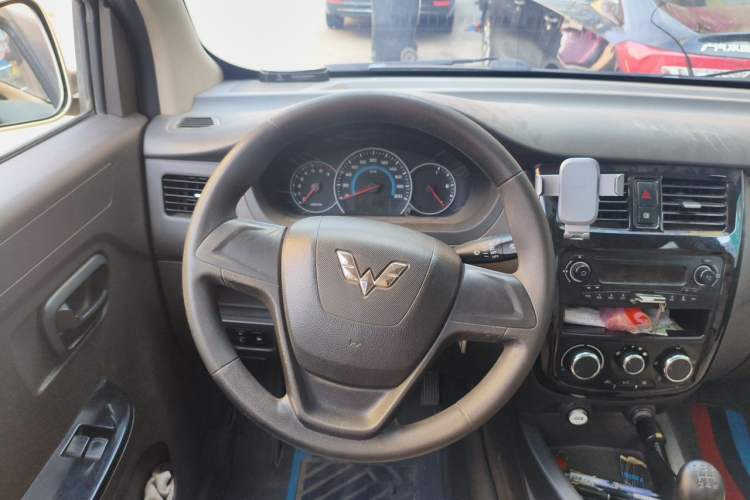 Used Wuling Rongguang V 2016 1.2L Standard Version Steering Wheel
