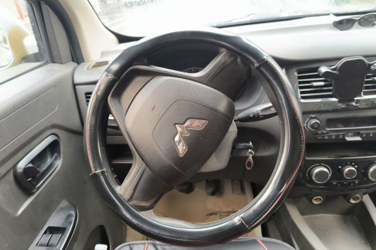 Used Wuling Rongguang V 2016 1.5L Standard Version Steering Wheel