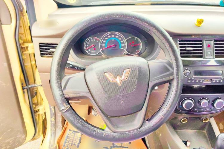 Used Wuling Rongguang V 2016 1.5L Standard Version Steering Wheel