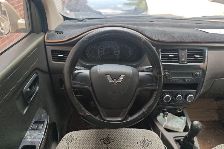 Used Wuling Rongguang V 2016 1.5L Standard Version Steering Wheel