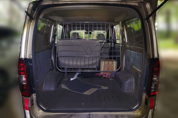Used Wuling Rongguang V 2016 1.5L Practical Version Trunk