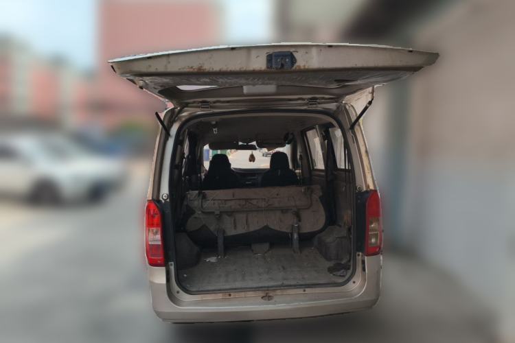 Used Wuling Rongguang V 2016 1.5L Practical Version Trunk