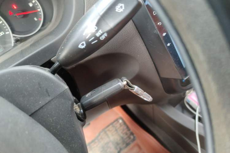 Used Wuling Rongguang V 2016 1.5L Standard Version Vehicle Key