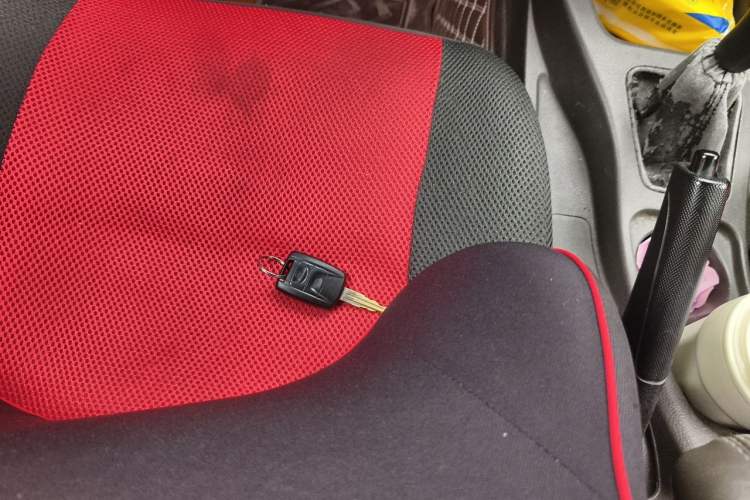 Used Wuling Rongguang V 2016 1.5L Standard Version Vehicle Key