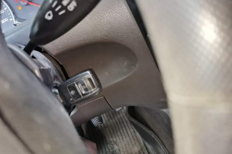 Used Wuling Rongguang V 2016 1.5L Standard Version Vehicle Key