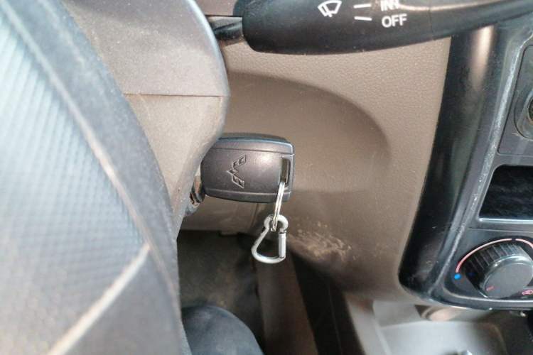 Used Wuling Rongguang V 2016 1.2L Practical Version Vehicle Key