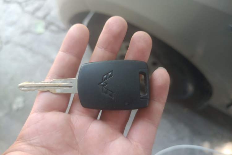Used Wuling Rongguang V 2016 1.5L Practical Version Vehicle Key
