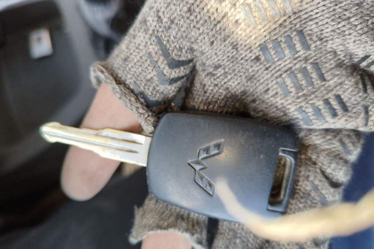 Used Wuling Rongguang V 2016 1.2L Practical Version Vehicle Key