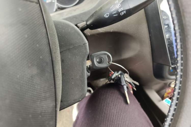 Used Wuling Rongguang V 2016 1.2L Standard Version Vehicle Key