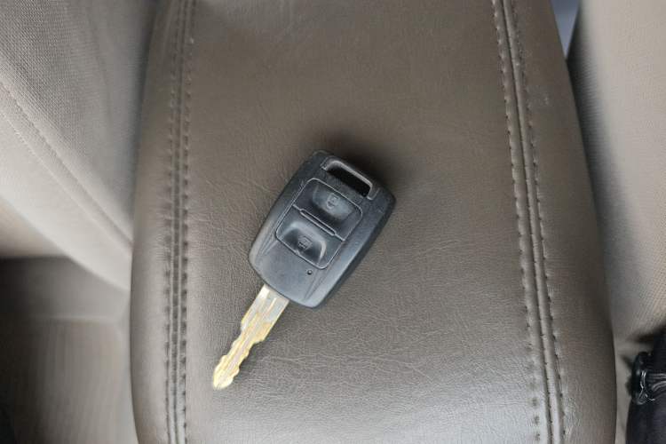 Used Wuling Rongguang V 2016 1.2L Standard Version Vehicle Key