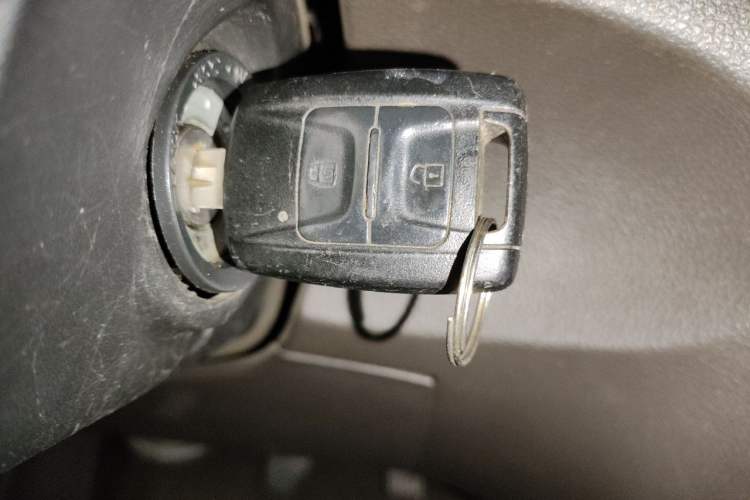 Used Wuling Rongguang V 2016 1.5L Standard Version Vehicle Key