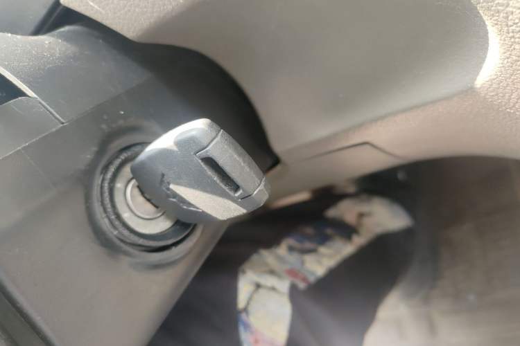 Used Wuling Rongguang V 2016 1.2L Practical Version Vehicle Key