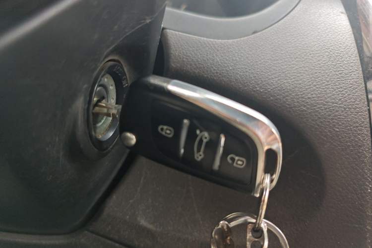 Used Wuling Rongguang V 2016 1.5L Standard Version Vehicle Key