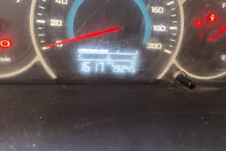 Used Wuling Rongguang V 2016 1.5L Standard Version Odometer Close Up